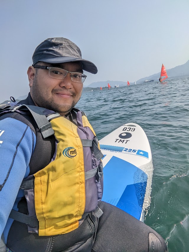 billy-hau-windsurfing